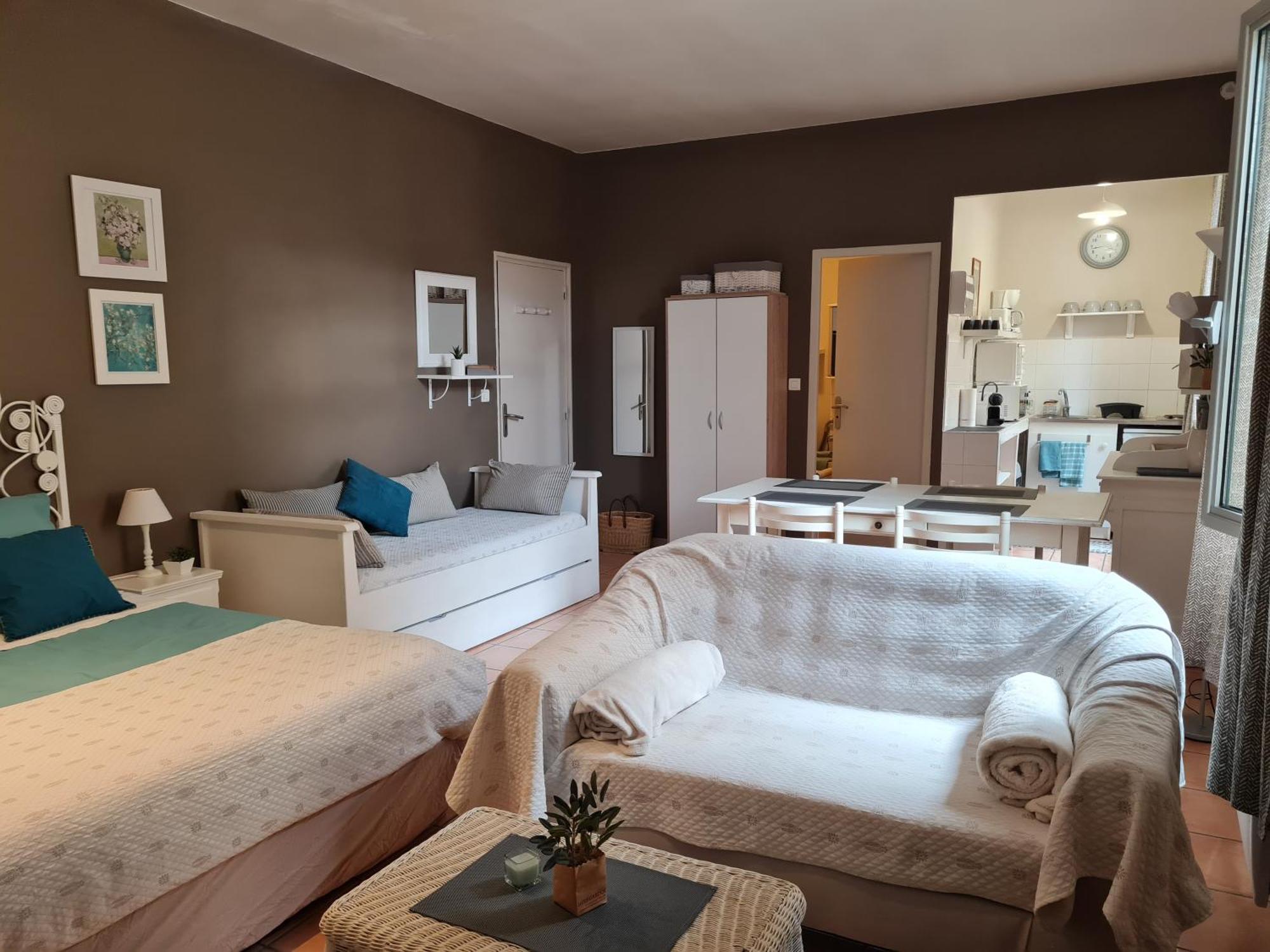 Le Prieure - Studios Jusqu'A 4 Personnes Villeneuve-lès-Béziers 外观 照片